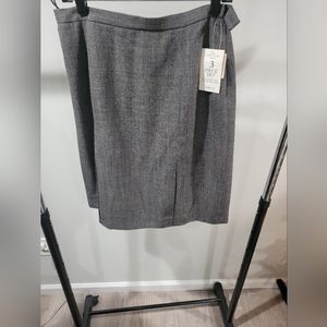 Larry Levine ,Wool Grey Skirt ,size 10